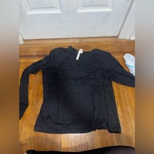 Lulu lemon authentic black workout tee with thumb holes